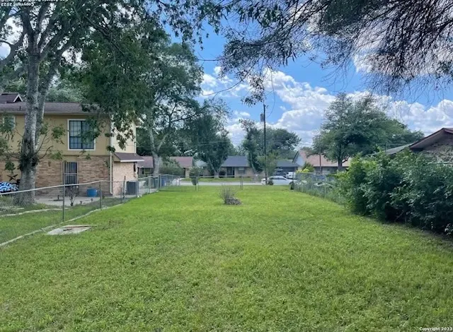 4004 Meeks Avenue San Antonio, TX 78210