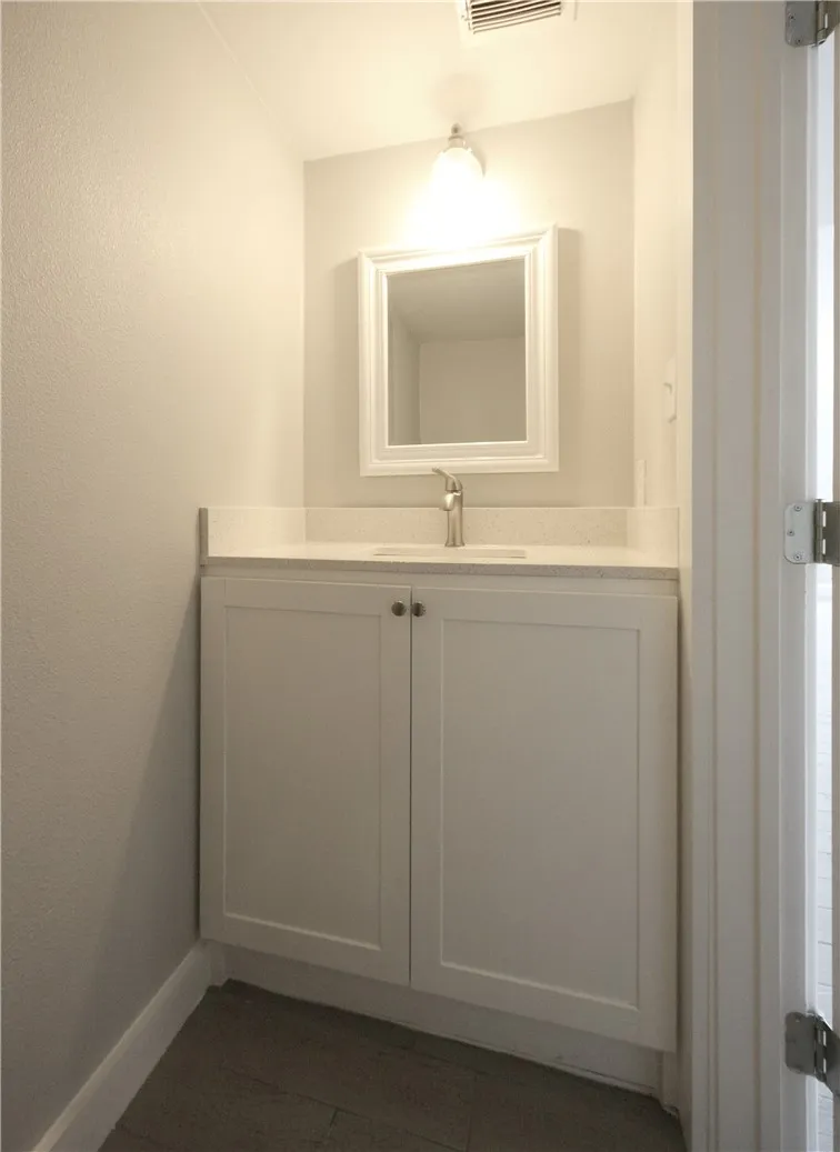 1600 West Avenue #17 Austin, TX 78701