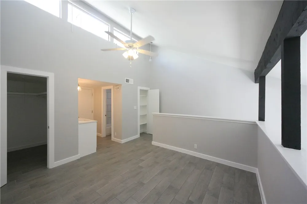 1600 West Avenue #17 Austin, TX 78701