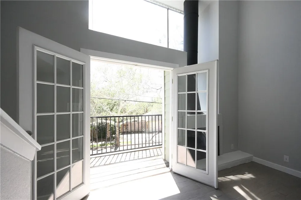 1600 West Avenue #17 Austin, TX 78701