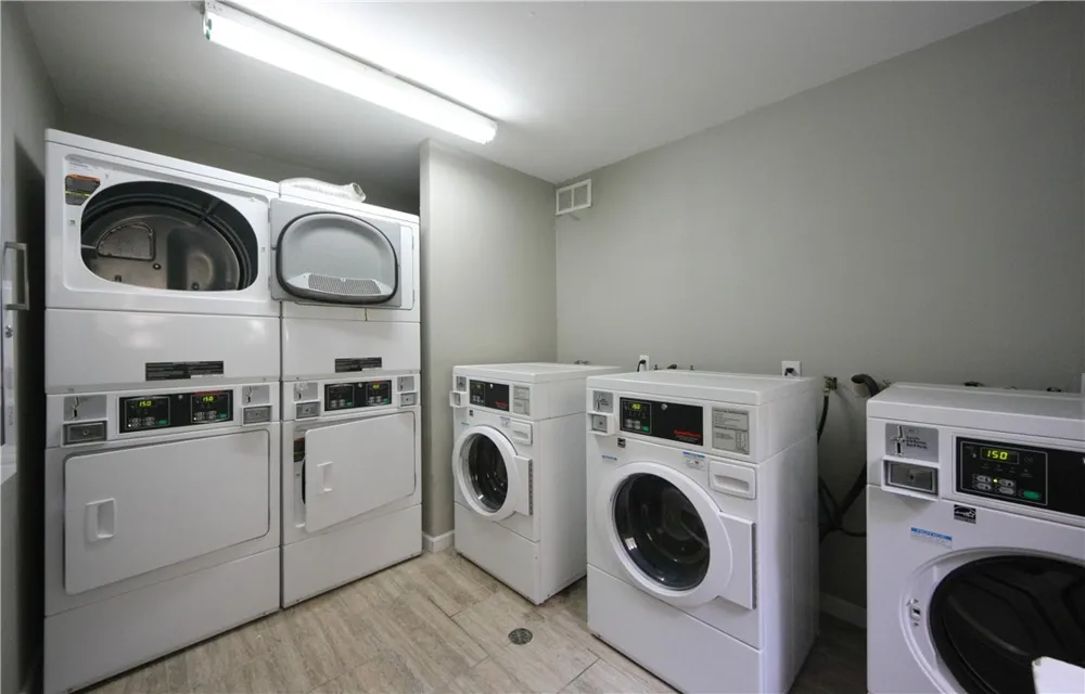 1600 West Avenue #17 Austin, TX 78701