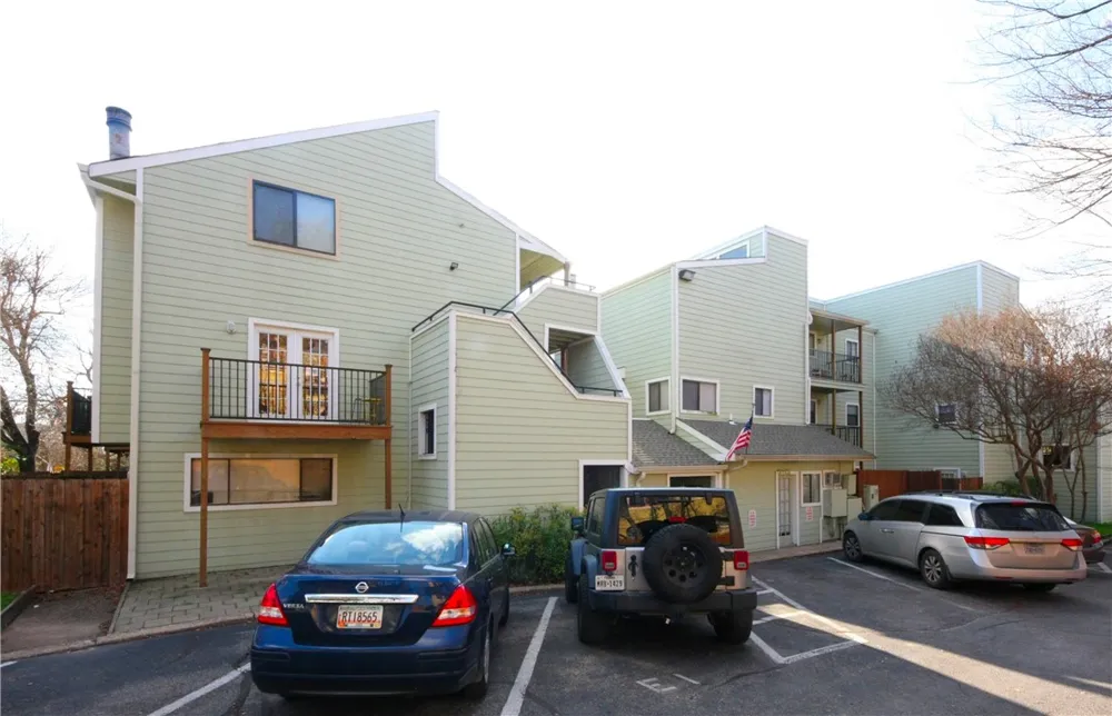 1600 West Avenue #17 Austin, TX 78701