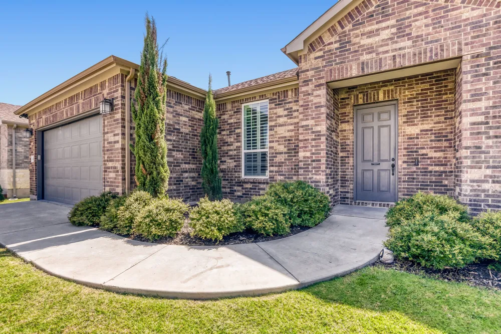 137 Climbing Rock Loop Dripping Springs, TX 78620