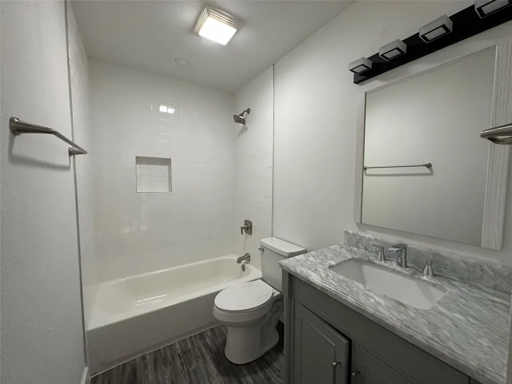 8806 Schick Road #C Austin, TX 78729