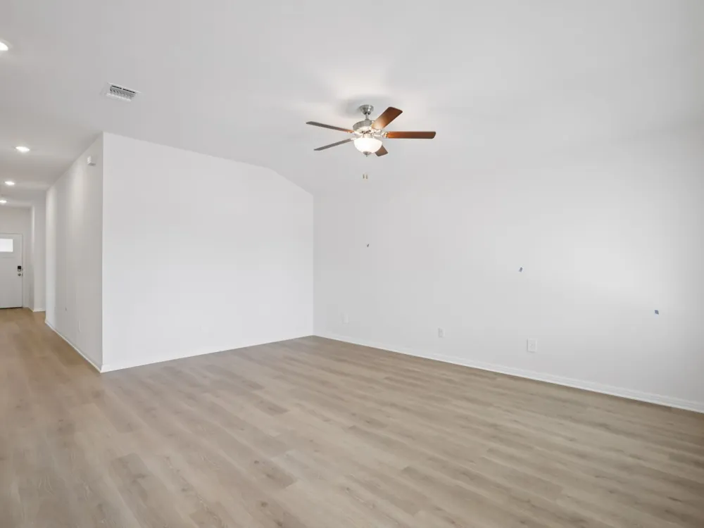 801 Universal Drive Hutto, TX 78634