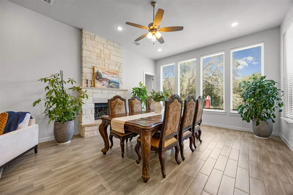 619 Painted Creek Way Kyle, TX 78640