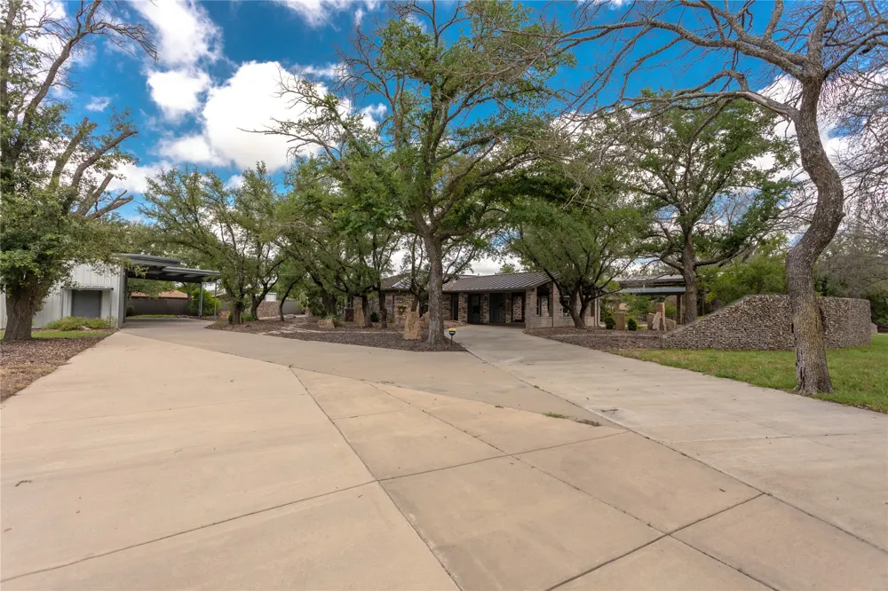 712 Squaw Creek Road Willow Park, TX 76087