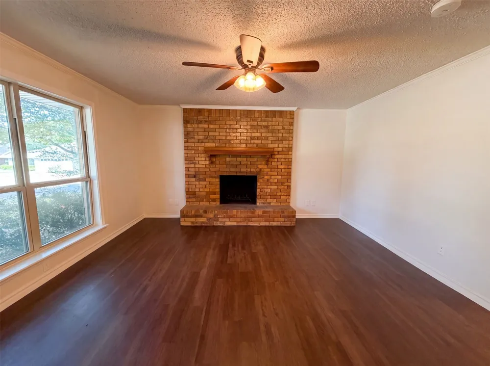 1406 Tad Street Ennis, TX 75119