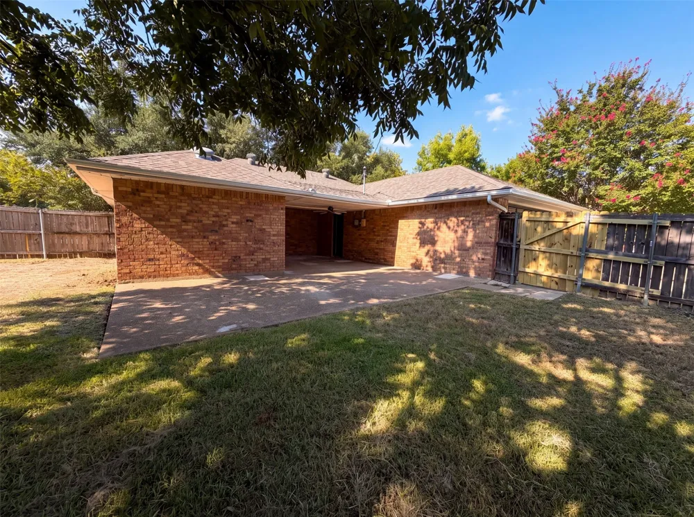 1406 Tad Street Ennis, TX 75119