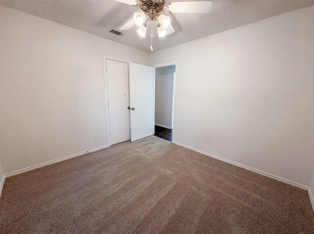 1406 Tad Street Ennis, TX 75119