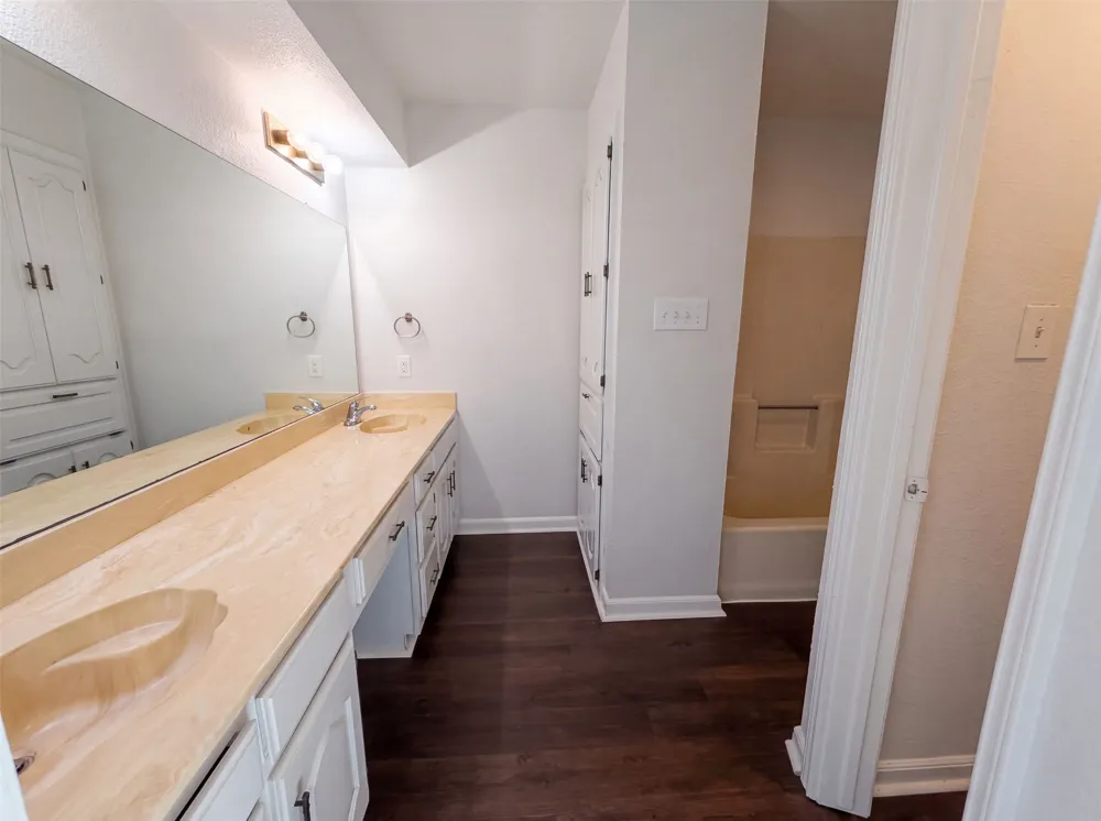 1406 Tad Street Ennis, TX 75119