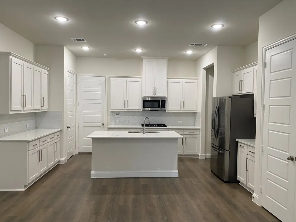 1919 Diyaa Court Farmers Branch, TX 75234