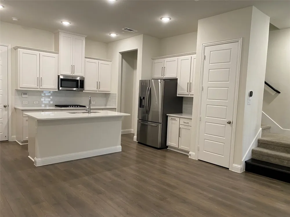 1919 Diyaa Court Farmers Branch, TX 75234
