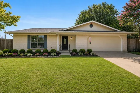 6901 Wicks Trail