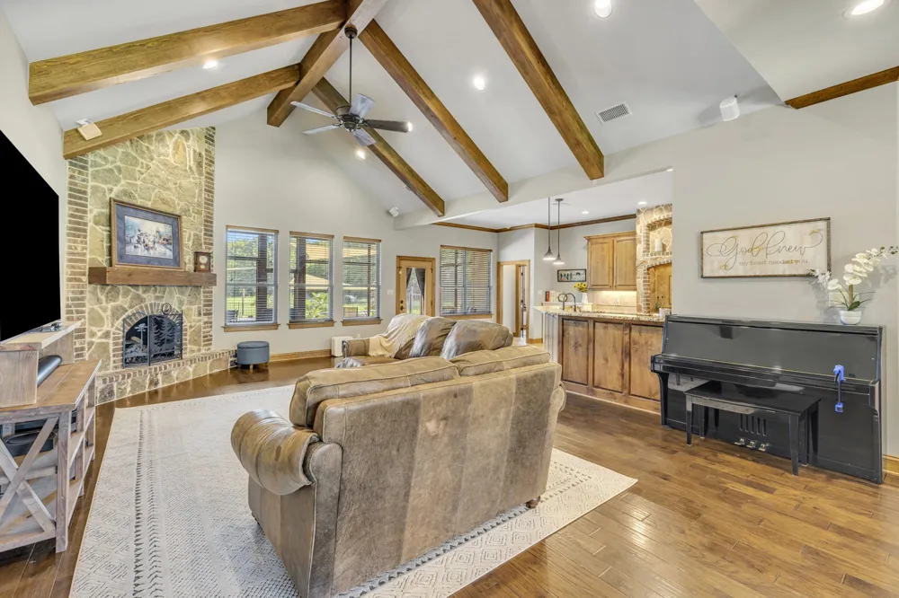 365 County Road 1534 Alba, TX 75410