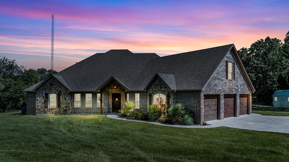 365 County Road 1534 Alba, TX 75410