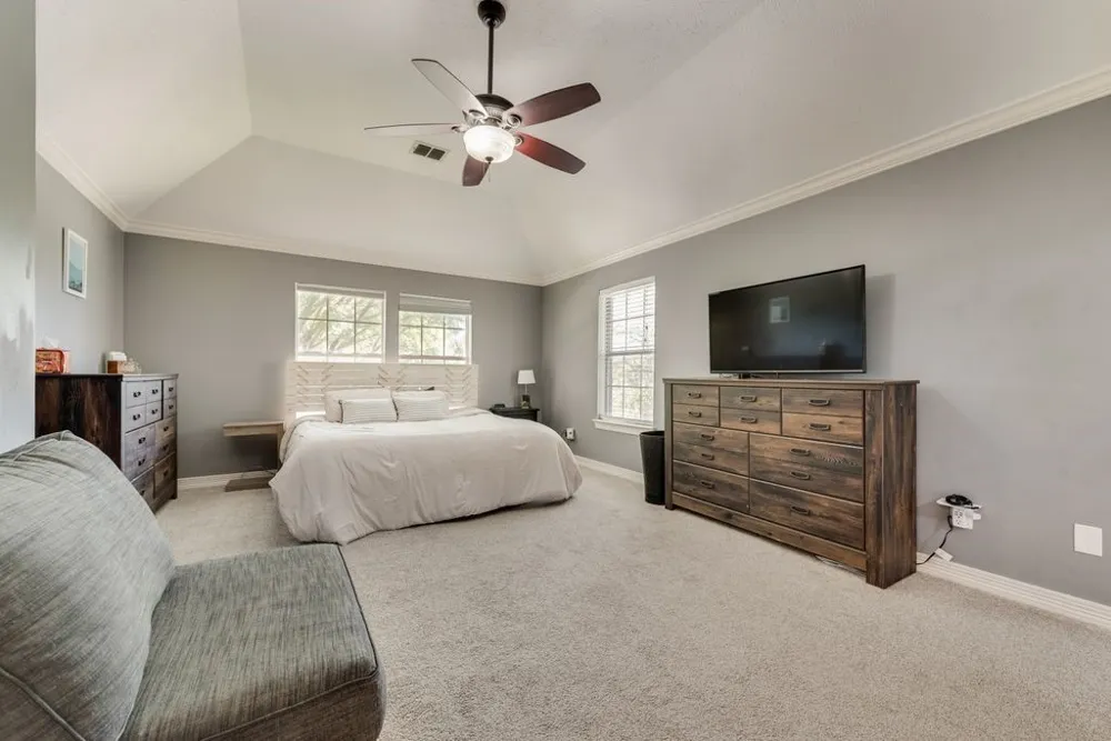 7713 Pine Street Irving, TX 75063