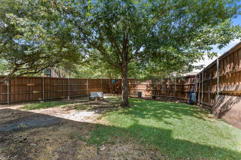 7713 Pine Street Irving, TX 75063