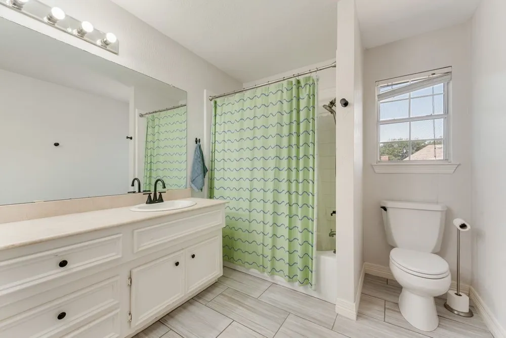 7713 Pine Street Irving, TX 75063