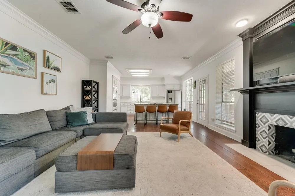 7713 Pine Street Irving, TX 75063