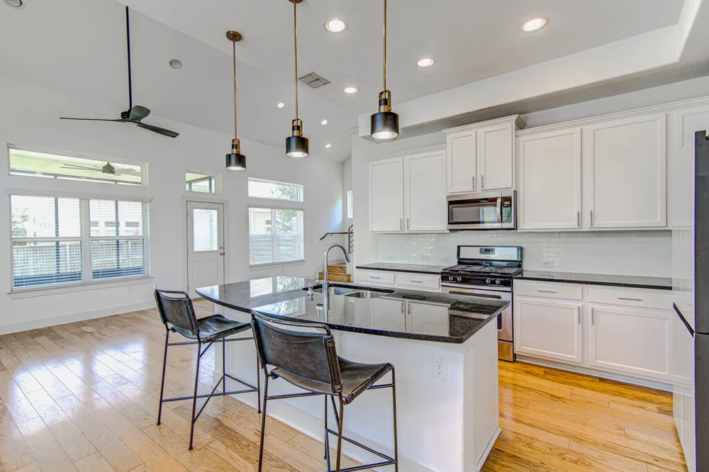 2117 Maxwell Lane Austin, TX 78741