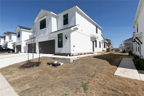 164 Threshing Road #C