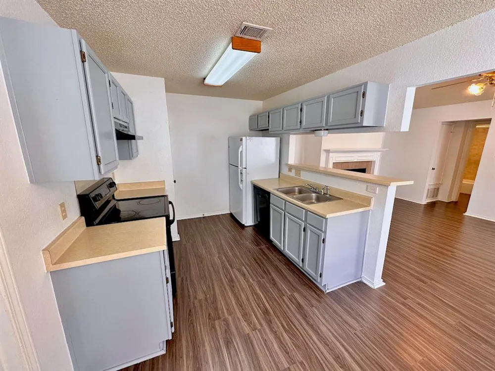 531 Cutty Trail #B Lakeway, TX 78734