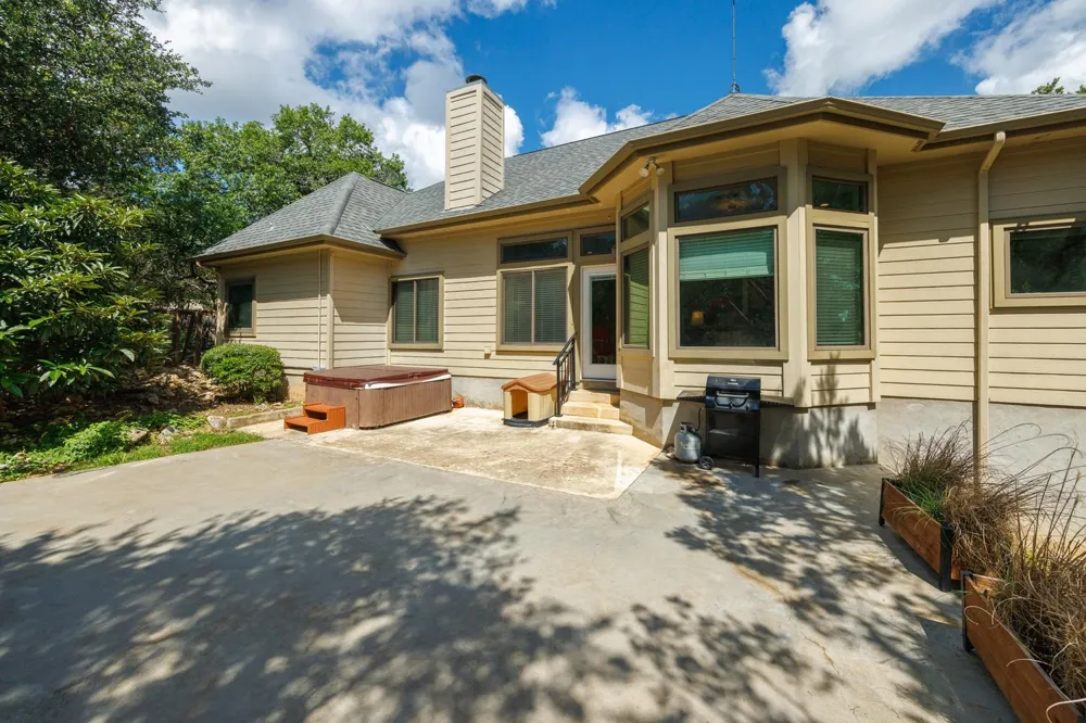 12 Springwood Circle Wimberley, TX 78676
