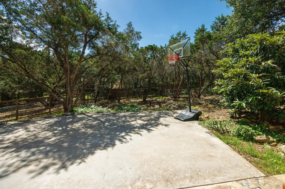 12 Springwood Circle Wimberley, TX 78676
