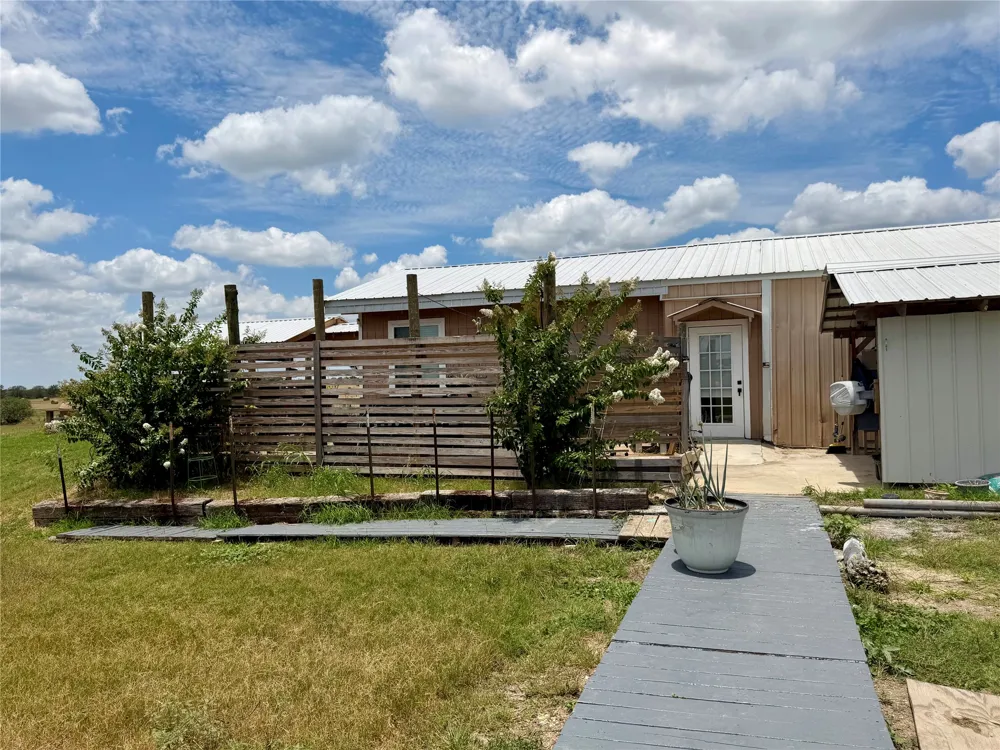 441 Molasses Road Dale, TX 78616