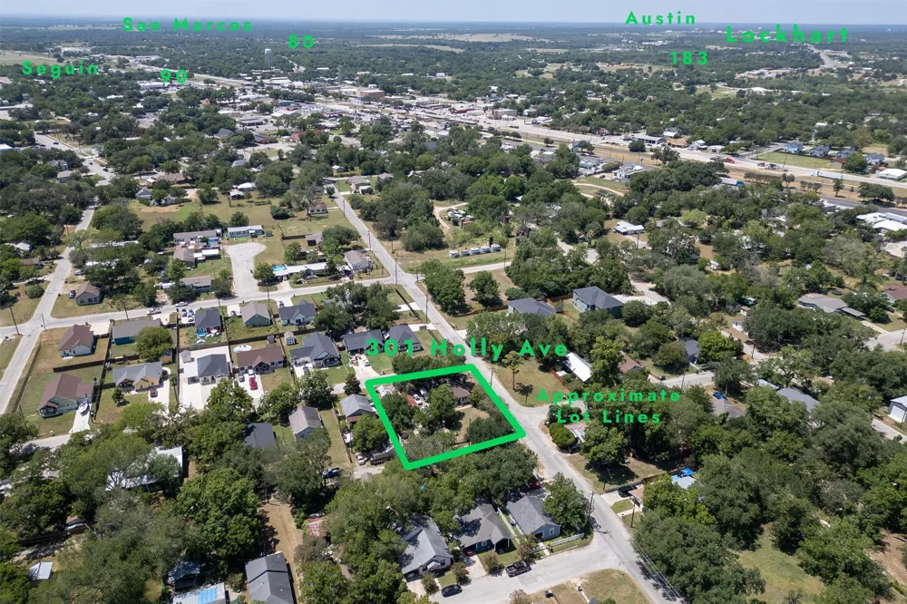 301 Holly Avenue Luling, TX 78648
