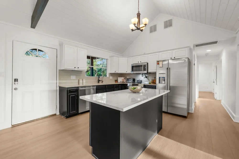 8012 Bernard Street Volente, TX 78641