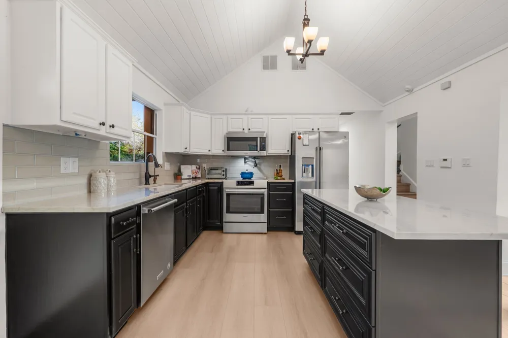 8012 Bernard Street Volente, TX 78641