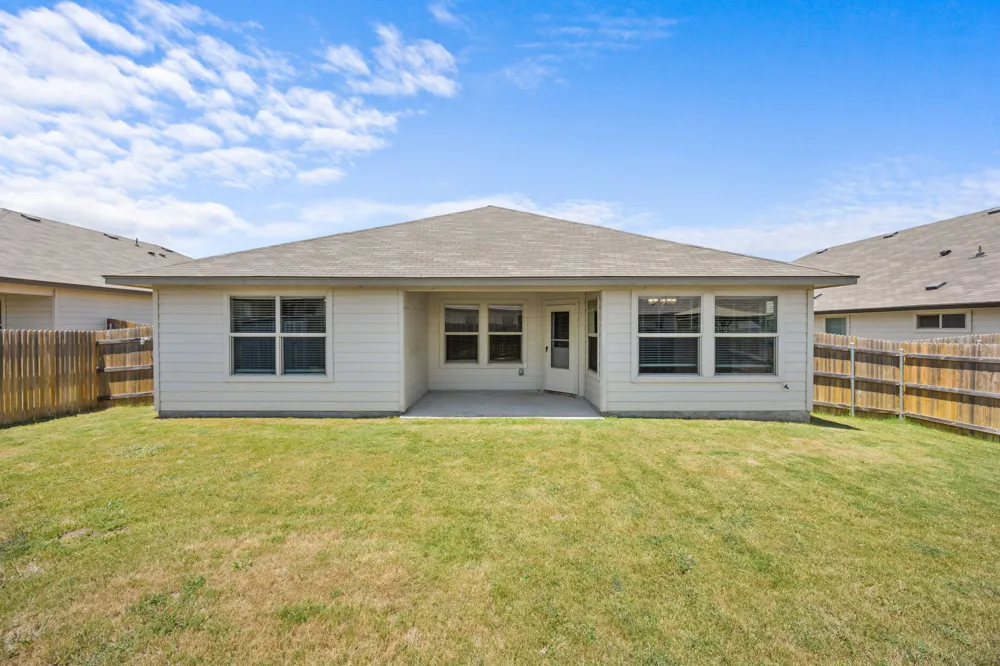 144 Onna Street Taylor, TX 76574