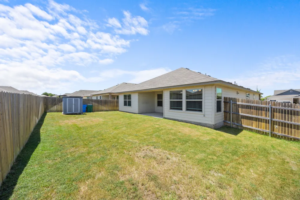 144 Onna Street Taylor, TX 76574