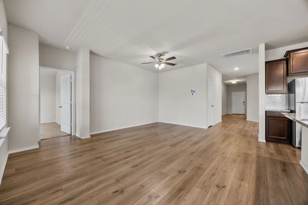144 Onna Street Taylor, TX 76574