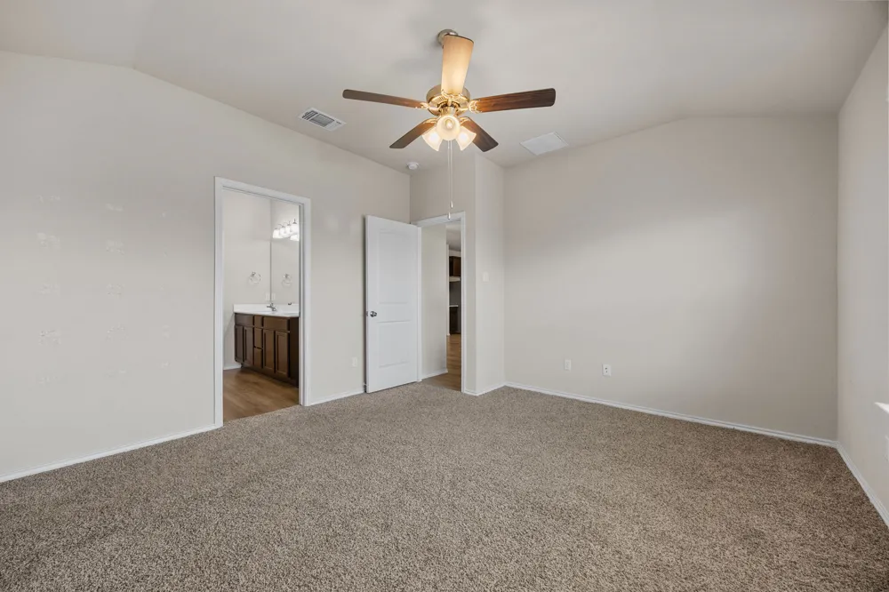 144 Onna Street Taylor, TX 76574