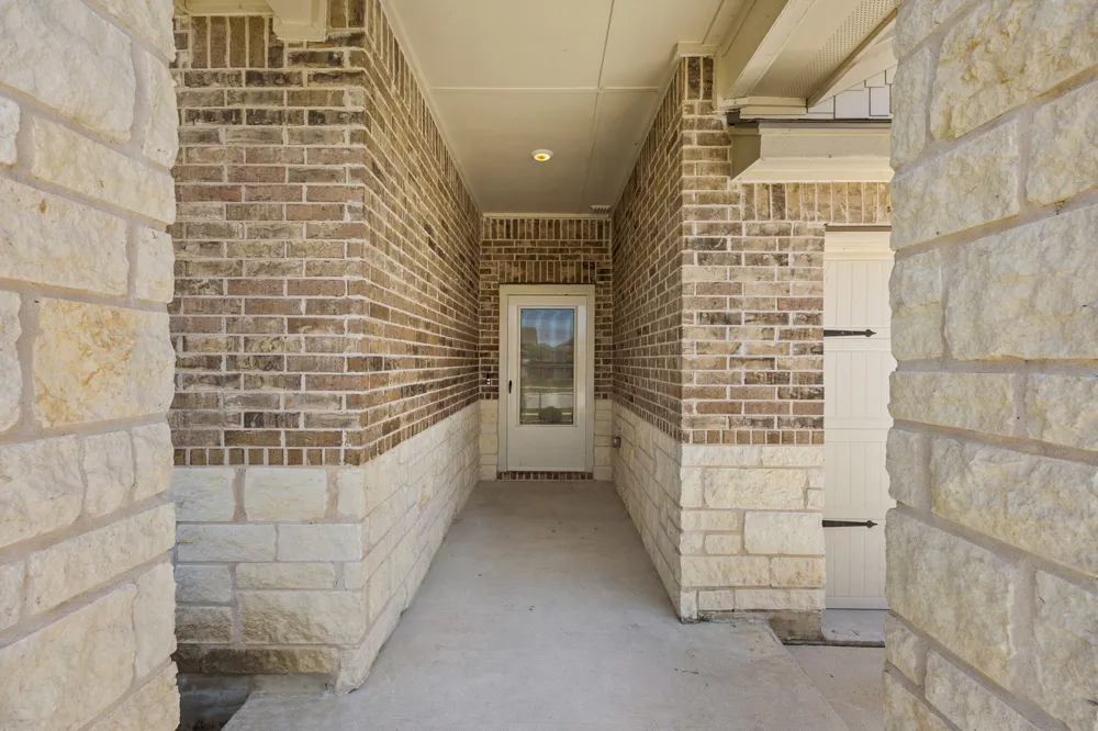 144 Onna Street Taylor, TX 76574