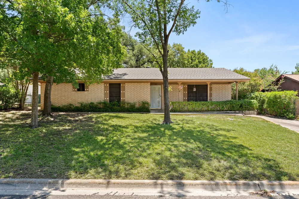 303 E 20th Avenue Belton, TX 76513
