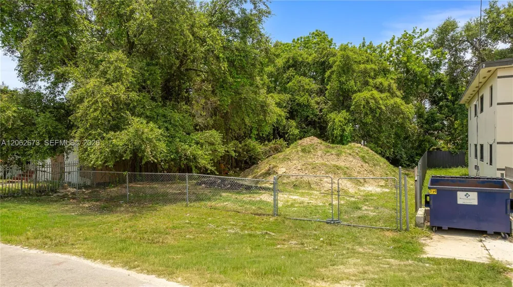 28 NW 76th St Miami, FL 33150