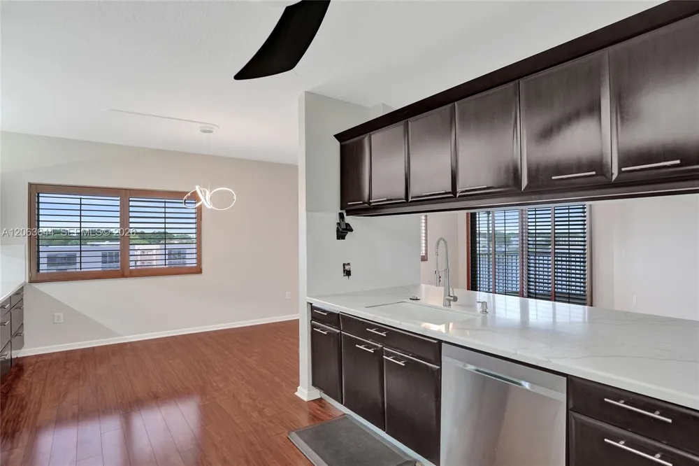 7611 Southampton Ter #409 Tamarac, FL 33321