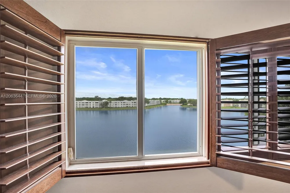 7611 Southampton Ter #409 Tamarac, FL 33321