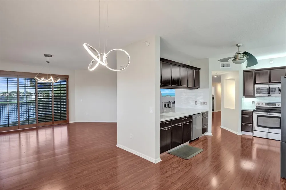 7611 Southampton Ter #409 Tamarac, FL 33321
