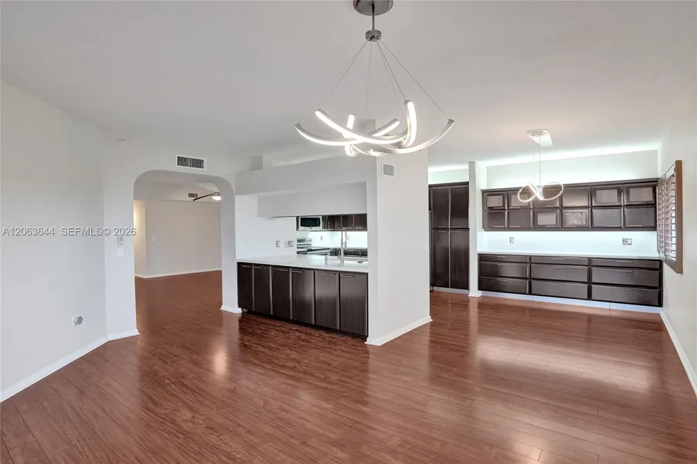 7611 Southampton Ter #409 Tamarac, FL 33321