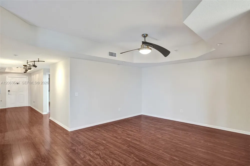 7611 Southampton Ter #409 Tamarac, FL 33321