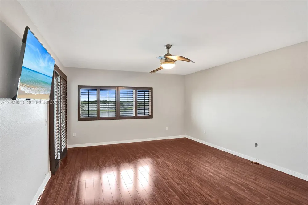 7611 Southampton Ter #409 Tamarac, FL 33321