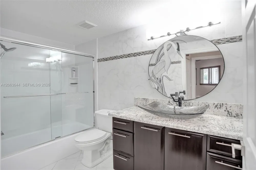 7611 Southampton Ter #409 Tamarac, FL 33321