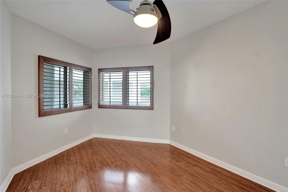 7611 Southampton Ter #409 Tamarac, FL 33321