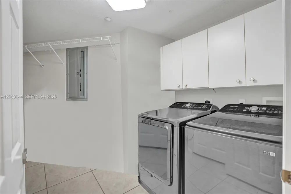 7611 Southampton Ter #409 Tamarac, FL 33321