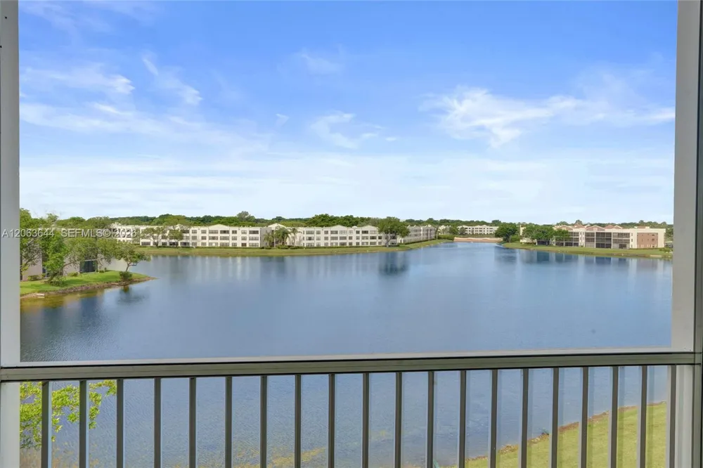 7611 Southampton Ter #409 Tamarac, FL 33321